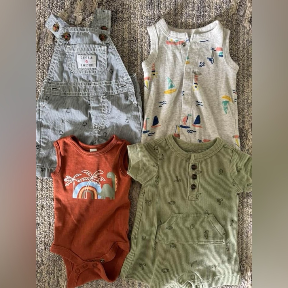 Newborn baby clothing bundle